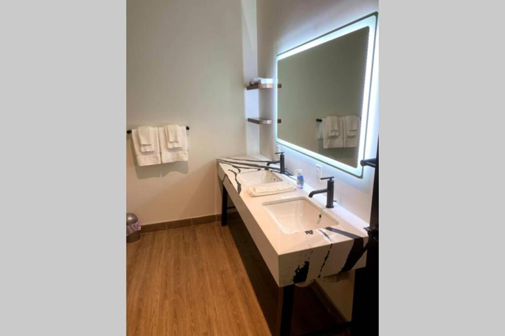 3E-*New* Apartment -5 Min From Downtown, Sleeps 4 Pittsburgh Exterior foto
